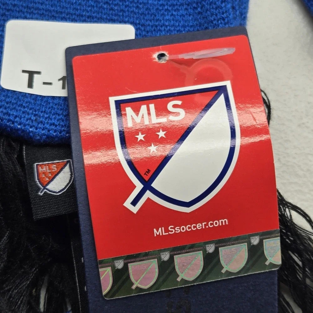 San Jose Earthquakes Men Scarf OS Blue Fanatics Core Logo Fringe Knit NWT